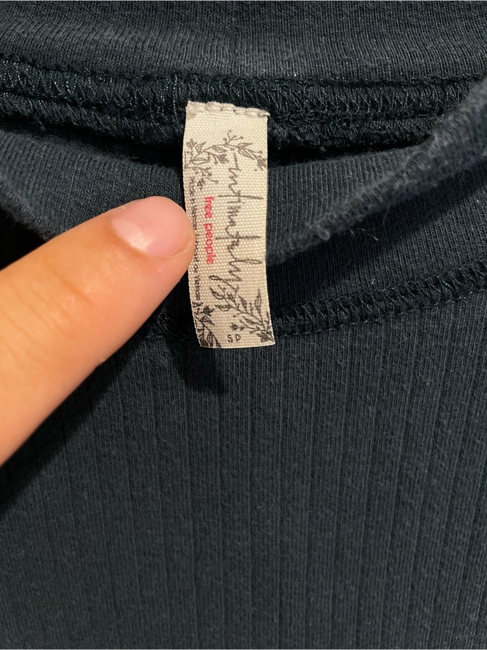 ✨ Free People Dark Forest Green Mock Neck Ribbed Top • S 💚 - Picture 4 of 5